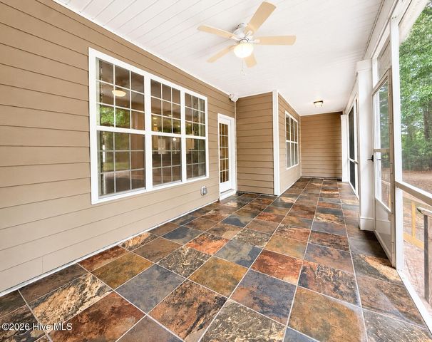 39 Excalibur Point, Hampstead, NC 28443