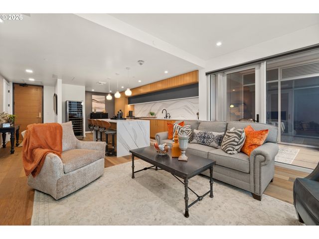 590 WATERFRONT Way 202, Vancouver, WA 98660