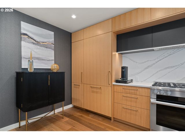 590 WATERFRONT Way 202, Vancouver, WA 98660