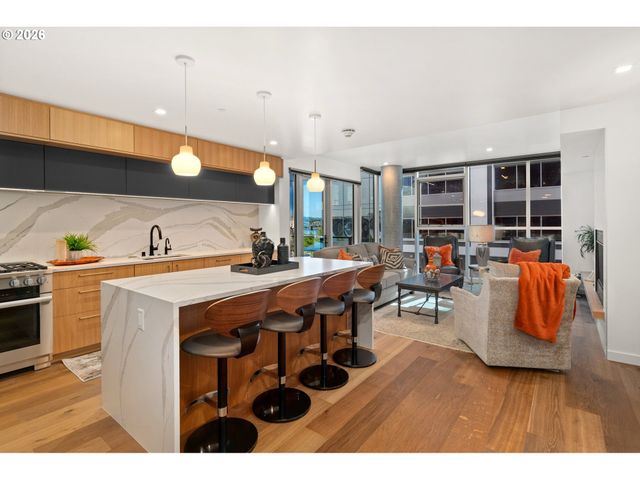 590 WATERFRONT Way 202, Vancouver, WA 98660