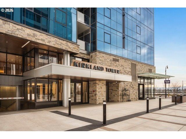 590 WATERFRONT Way 202, Vancouver, WA 98660