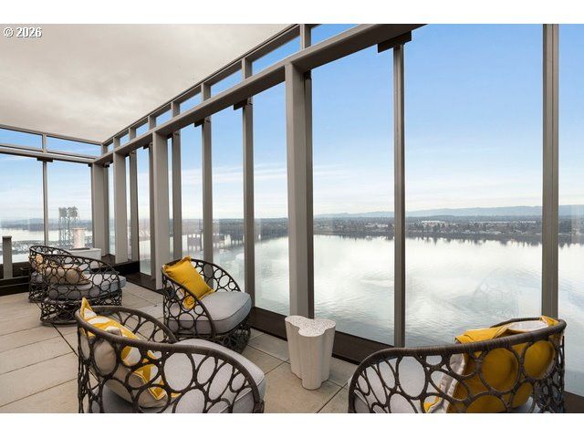 590 WATERFRONT Way 202, Vancouver, WA 98660