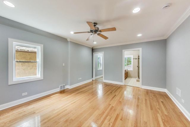 9340 S Vanderpoel Avenue, Chicago, IL 60643