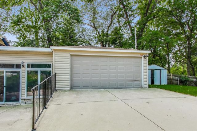 9340 S Vanderpoel Avenue, Chicago, IL 60643