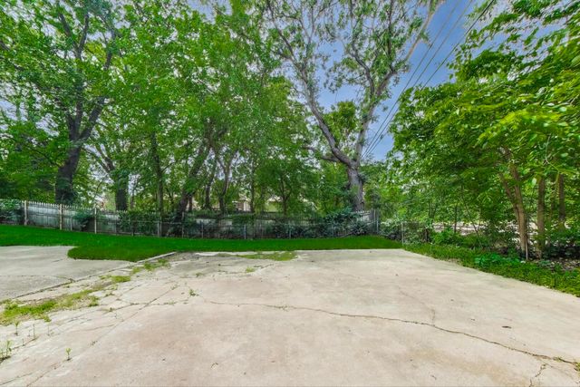 9340 S Vanderpoel Avenue, Chicago, IL 60643