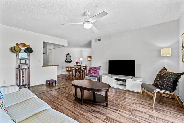 1000 NW 13th Street 213a, Boca Raton, FL 33486