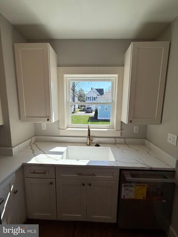 10 W END AVE, Cambridge, MD 21613