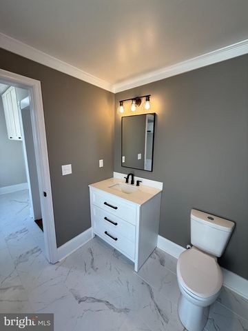 10 W END AVE, Cambridge, MD 21613