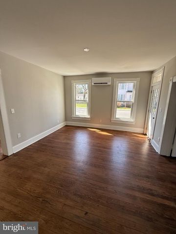 10 W END AVE, Cambridge, MD 21613