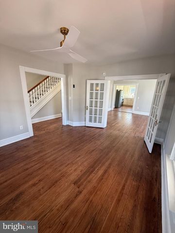 10 W END AVE, Cambridge, MD 21613