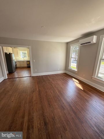 10 W END AVE, Cambridge, MD 21613