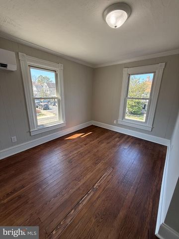 10 W END AVE, Cambridge, MD 21613