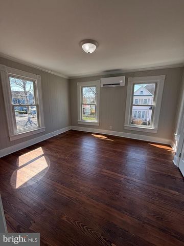 10 W END AVE, Cambridge, MD 21613