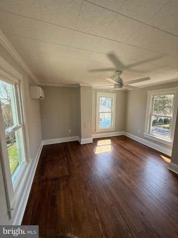 10 W END AVE, Cambridge, MD 21613