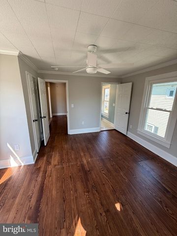 10 W END AVE, Cambridge, MD 21613