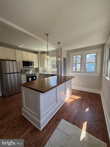 10 W END AVE, Cambridge, MD 21613