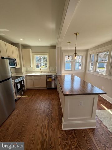 10 W END AVE, Cambridge, MD 21613