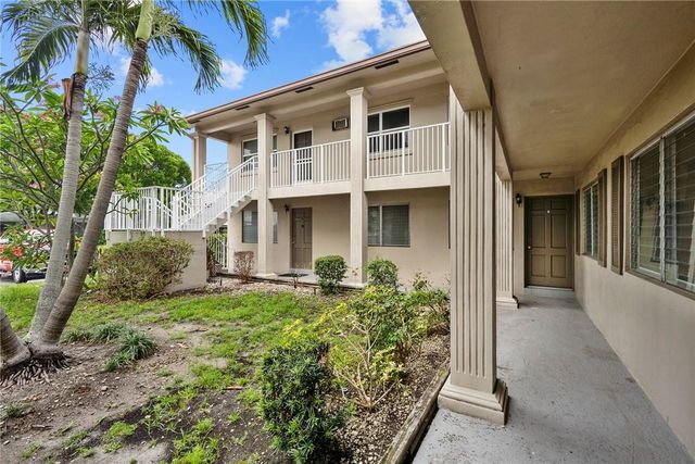 2130 NE 42nd Court 4, Lighthouse Point, FL 33064