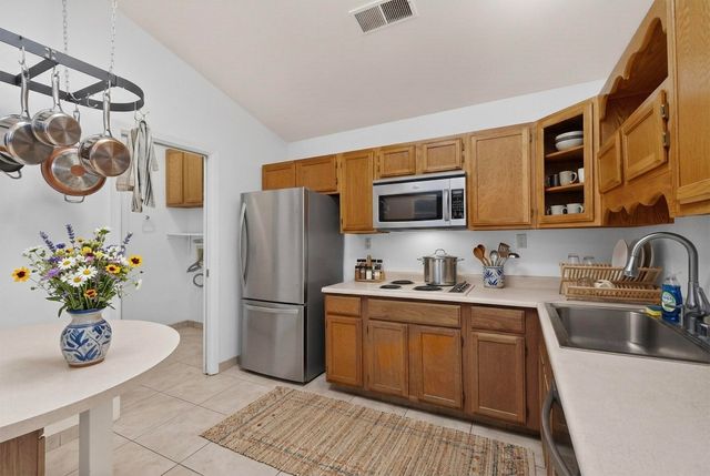 1638 Betts Court NE, Albuquerque, NM 87112