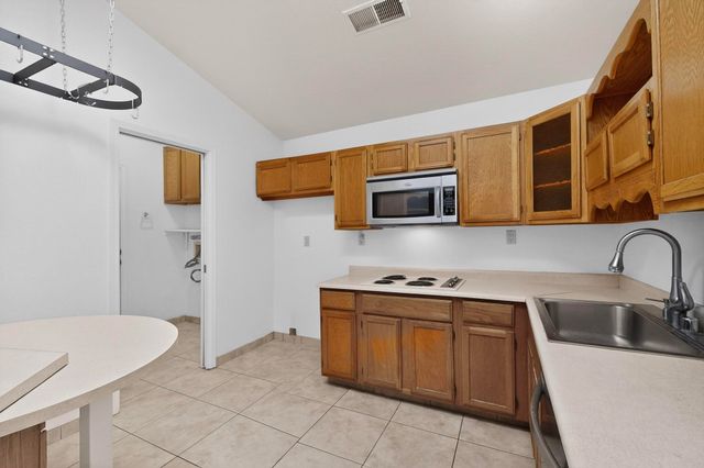 1638 Betts Court NE, Albuquerque, NM 87112