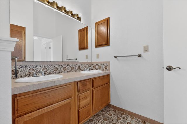 1638 Betts Court NE, Albuquerque, NM 87112