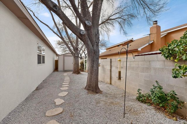 1638 Betts Court NE, Albuquerque, NM 87112