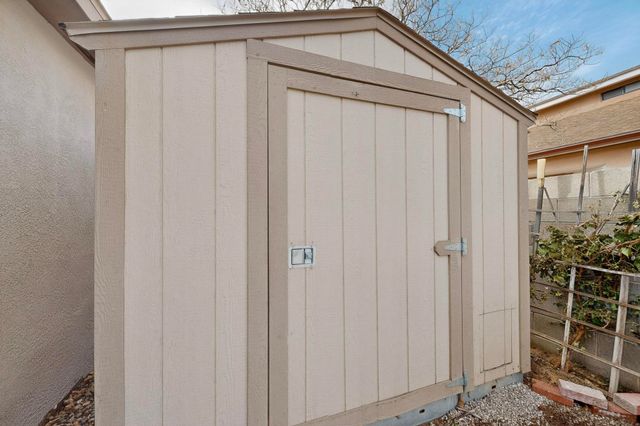 1638 Betts Court NE, Albuquerque, NM 87112