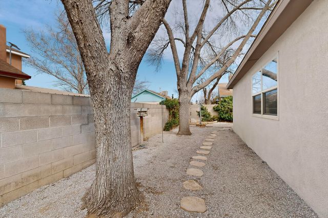 1638 Betts Court NE, Albuquerque, NM 87112