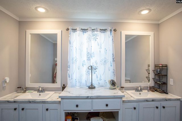 1279 N Highway 1 Highway, Cassatt, SC 29032