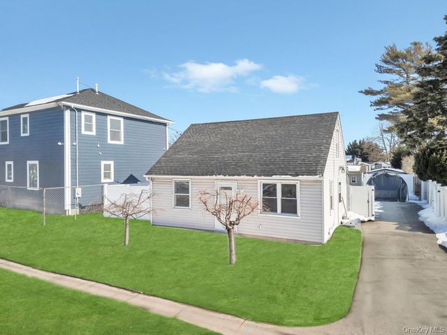 1333 5th Avenue, Bay Shore, NY 11706