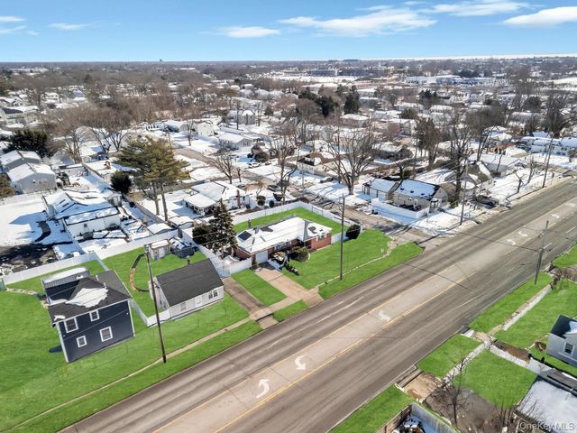 1333 5th Avenue, Bay Shore, NY 11706