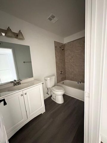 18202 N Cave Creek Road 209, Phoenix, AZ 85032