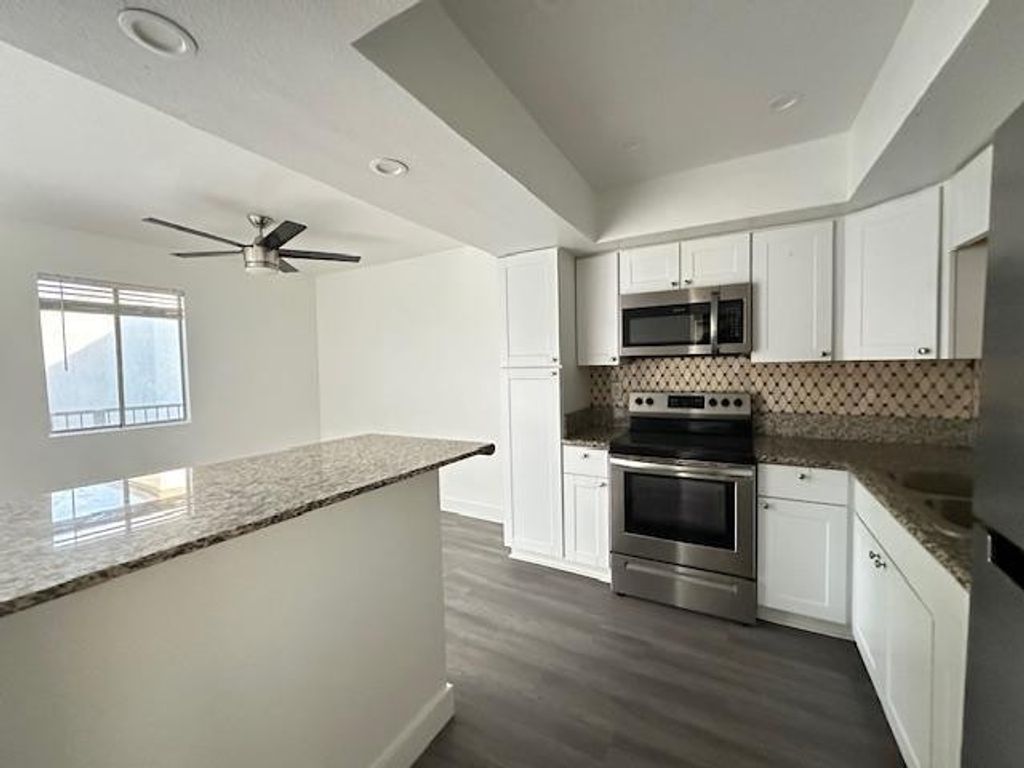 18202 N Cave Creek Road 209, Phoenix, AZ 85032