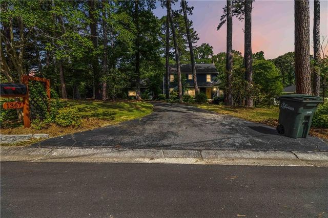 1367 Lansdowne Court SW, Marietta, GA 30008