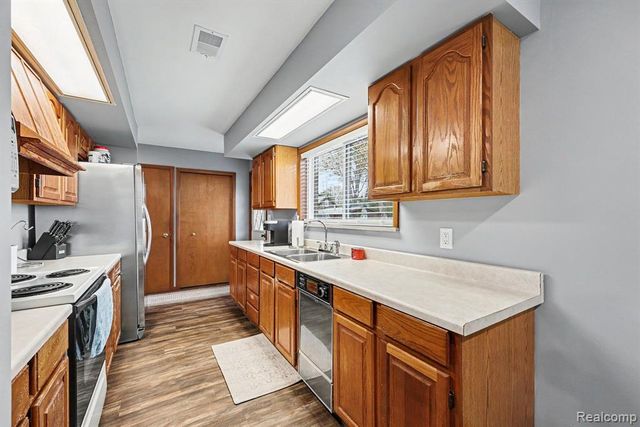 2037 W Park Drive, Algonac, MI 48001