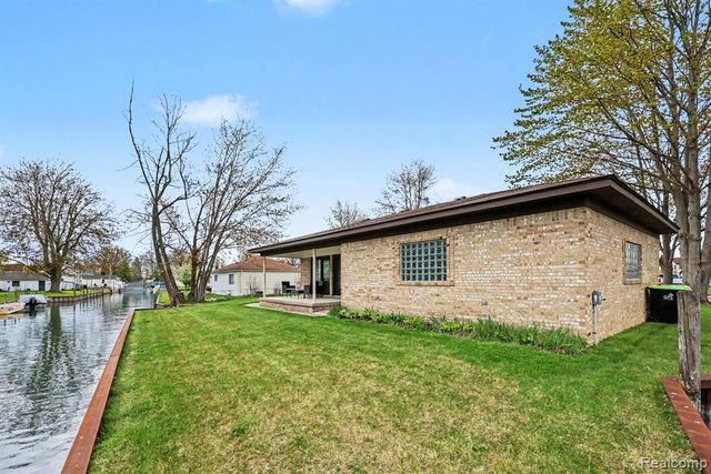 2037 W Park Drive, Algonac, MI 48001