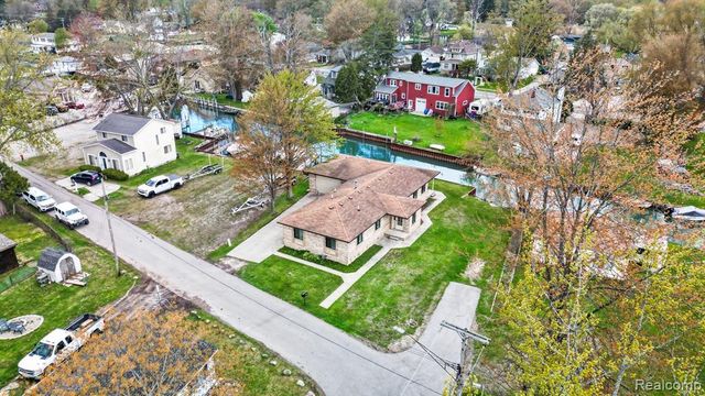 2037 W Park Drive, Algonac, MI 48001