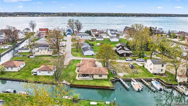 2037 W Park Drive, Algonac, MI 48001