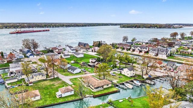 2037 W Park Drive, Algonac, MI 48001
