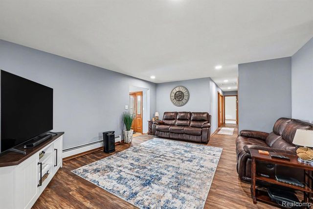 2037 W Park Drive, Algonac, MI 48001