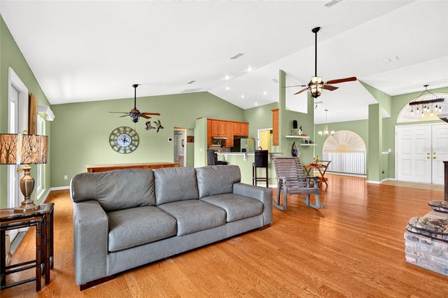 13059 NE 7TH LOOP, Silver Springs, FL 34488