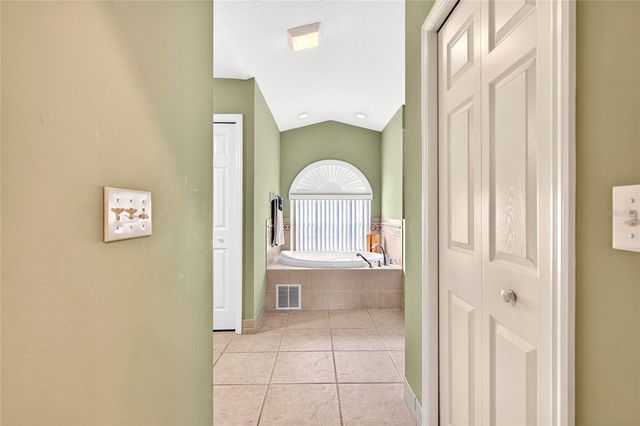 13059 NE 7TH LOOP, Silver Springs, FL 34488