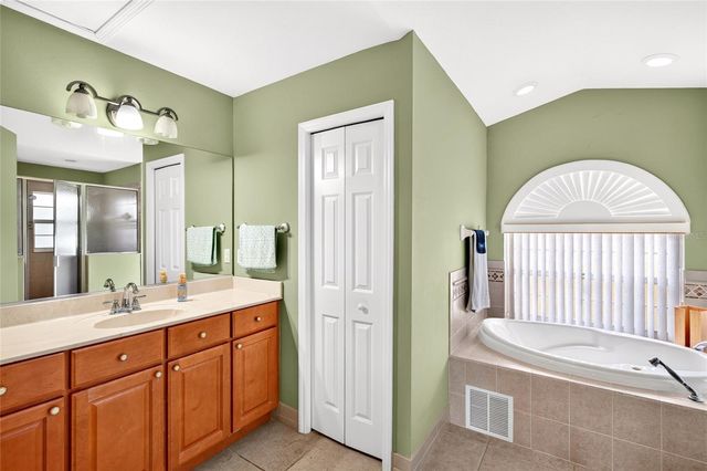 13059 NE 7TH LOOP, Silver Springs, FL 34488