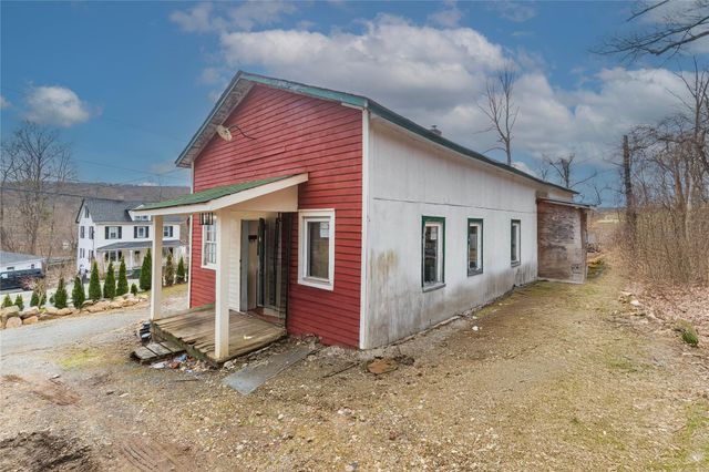 11 Orange Turnpike, Southfields, NY 10975