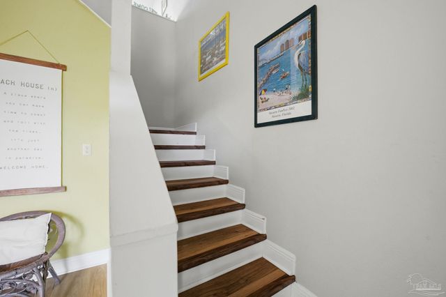 8520 Gulf Blvd 15, Navarre Beach, FL 32566