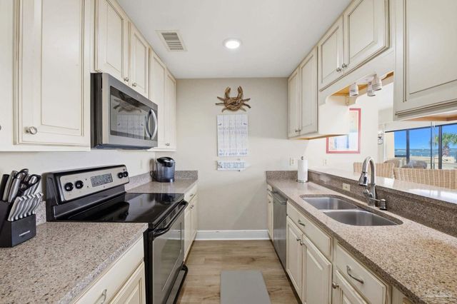 8520 Gulf Blvd 15, Navarre Beach, FL 32566