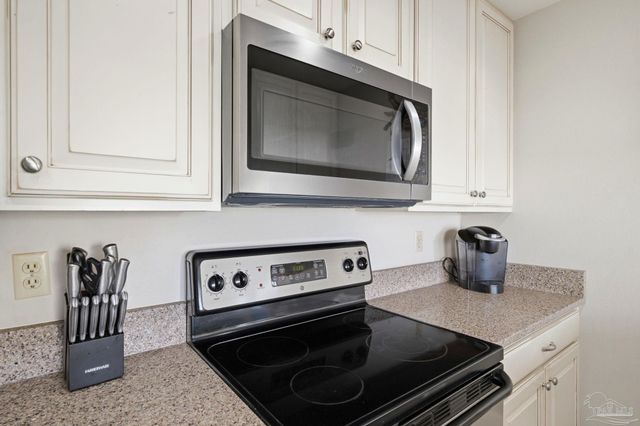 8520 Gulf Blvd 15, Navarre Beach, FL 32566