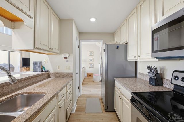 8520 Gulf Blvd 15, Navarre Beach, FL 32566