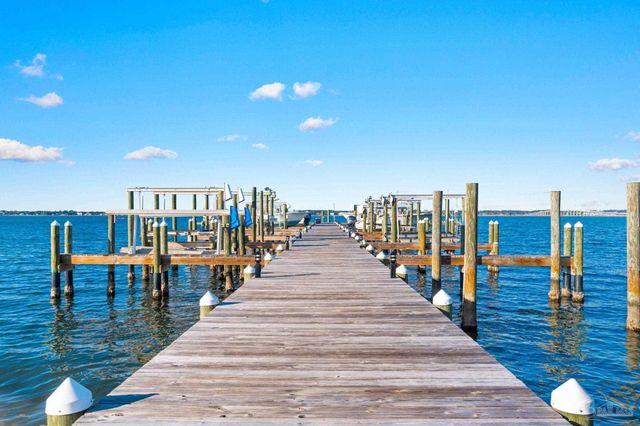 8520 Gulf Blvd 15, Navarre Beach, FL 32566