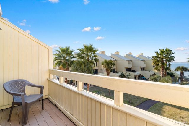 8520 Gulf Blvd 15, Navarre Beach, FL 32566